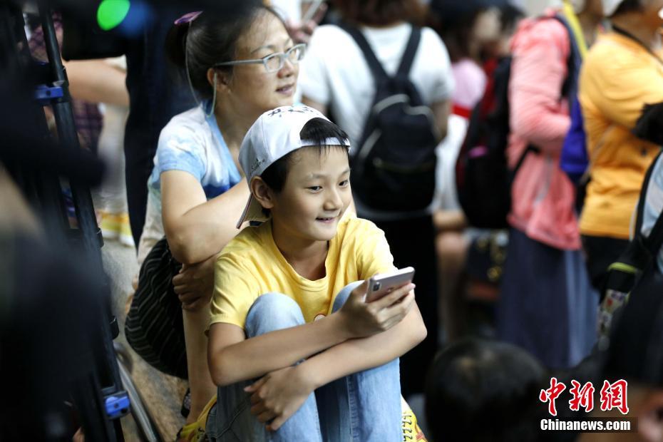 臺(tái)北市動(dòng)物園でパンダの「団団」と「圓圓」の誕生會(huì)