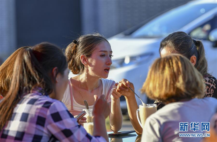 夜が深まるほどに美しさを増す新疆
