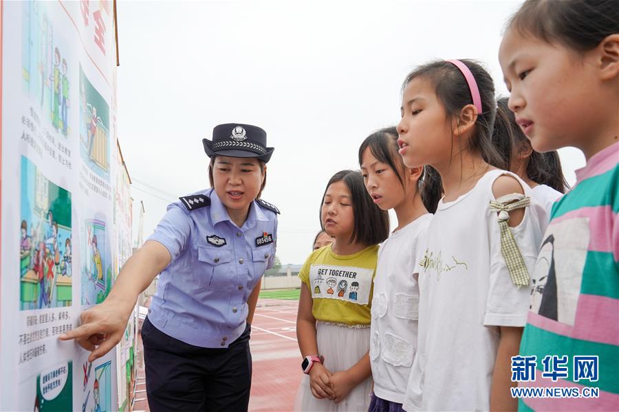 中國全土の學(xué)校で新學(xué)期スタート！