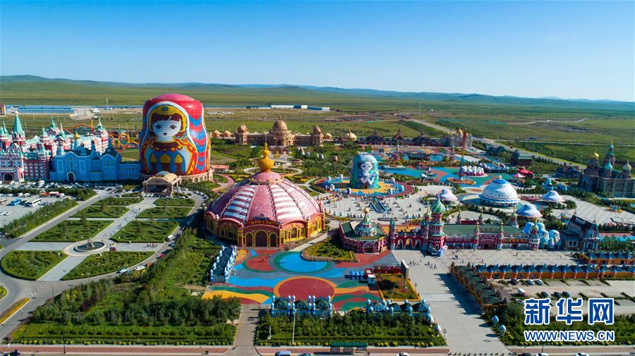 童話の世界を満?jiǎn)恕?nèi)蒙古満州里のマトリョーシカ広場(chǎng)