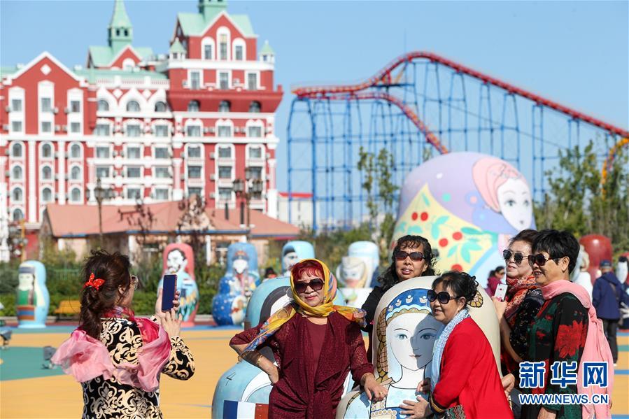 童話の世界を満喫　內(nèi)蒙古満州里のマトリョーシカ広場