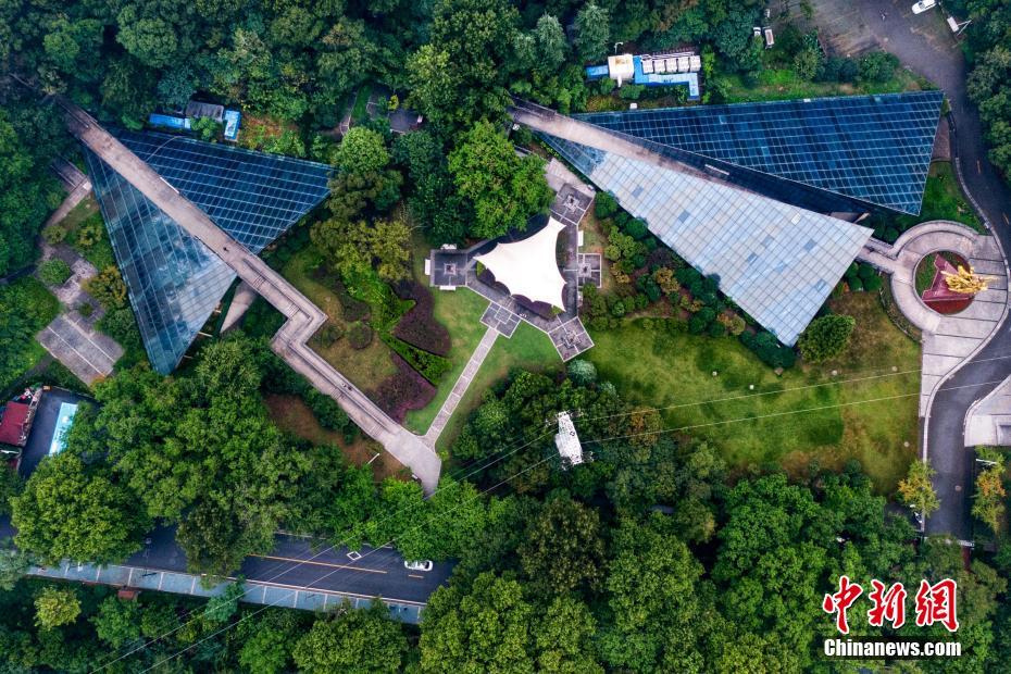 抗日戦爭(zhēng)勝利から74周年を記念し、南京航空烈士の共同墓地を空撮