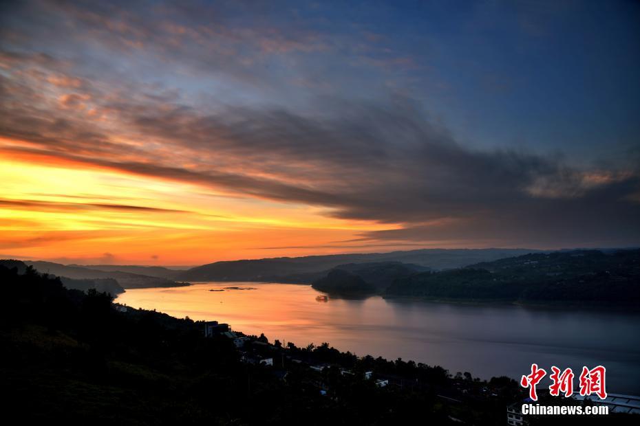 絵畫のような秋の絶景広がる重慶の三峽庫區(qū)