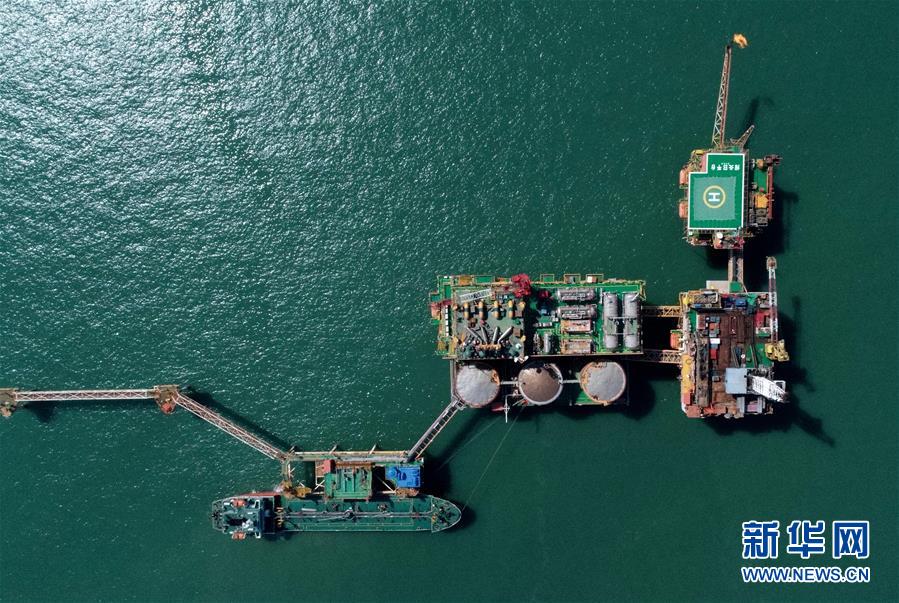 渤海灣の埕北油田石油プラットフォームを訪ねて