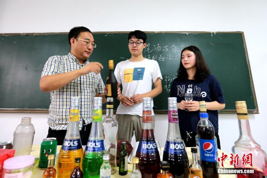 「下戸」は単位をもらえない？陝西の大學(xué)で「利き酒」授業(yè)が開講