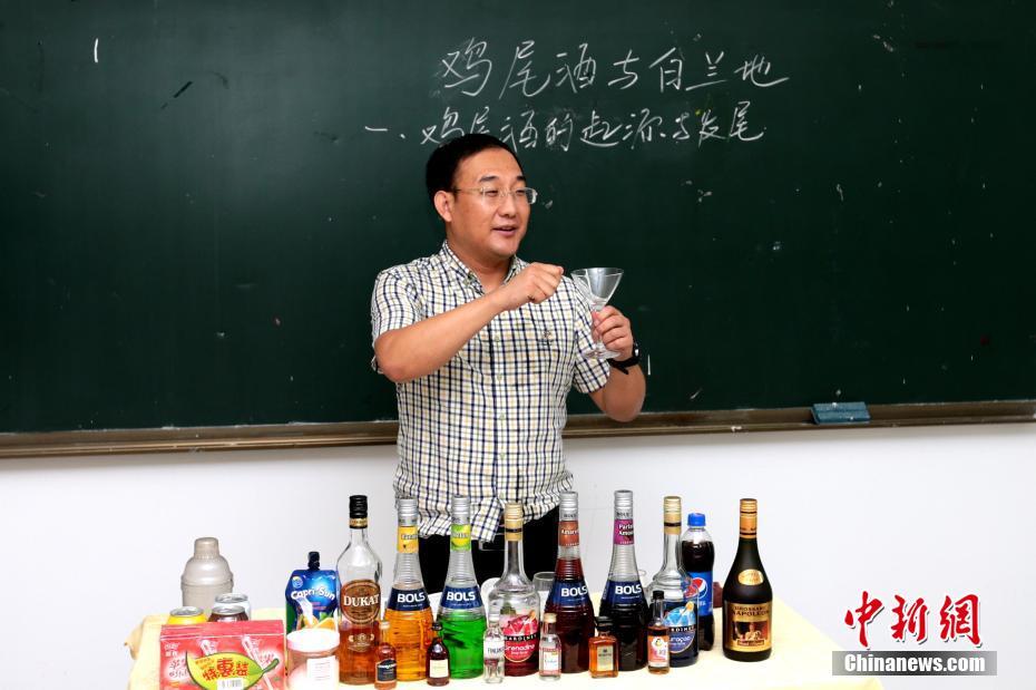 「下戸」は単位をもらえない？陝西の大學(xué)で「利き酒」授業(yè)が開講