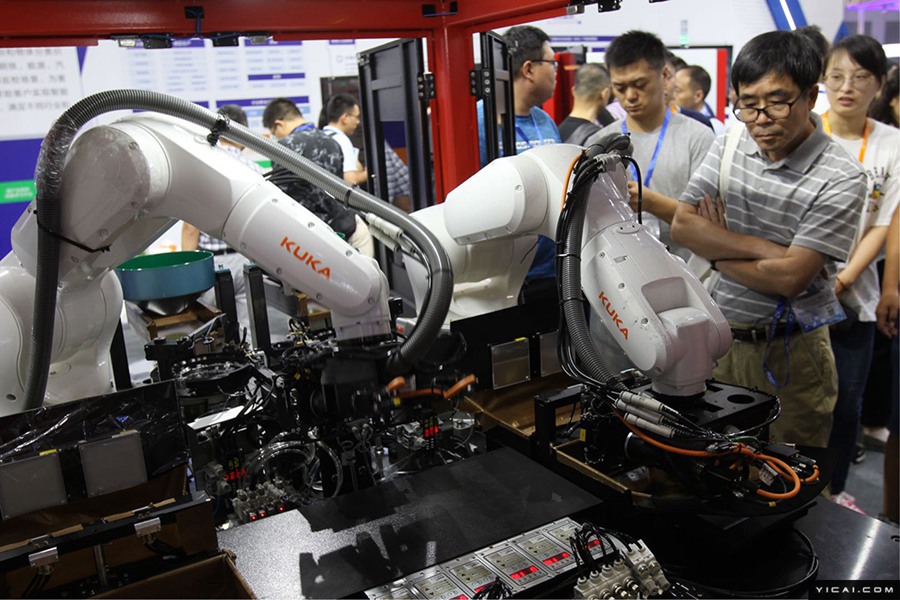 第21回中國國際工業(yè)博覧會(huì)が開幕　ロボットが続々