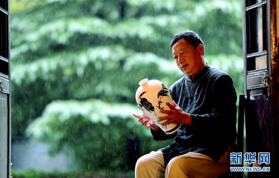 守り、伝える磁州窯の伝統(tǒng)の技　河北省