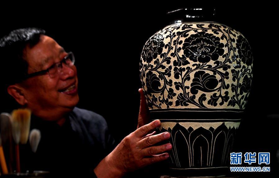 守り、伝える磁州窯の伝統(tǒng)の技　河北省