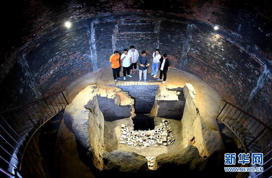 守り、伝える磁州窯の伝統(tǒng)の技　河北省