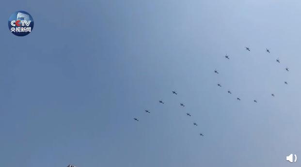 北京の空を飛翔する飛行機の數(shù)々がSNSを「占拠」　閲兵式演習(xí)