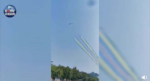 北京の空を飛翔する飛行機(jī)の數(shù)々がSNSを「占拠」　閲兵式演習(xí)