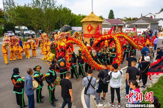 江蘇興化農(nóng)民豊作祭り 水産物と実り豊かな水郷の魅力存分に