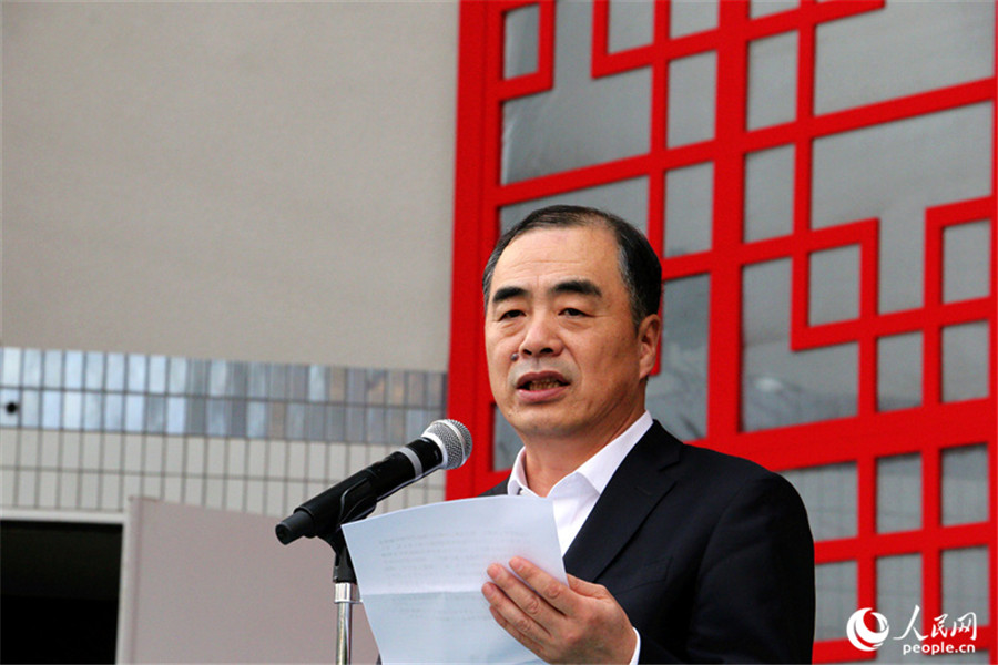 挨拶する孔鉉佑大使。