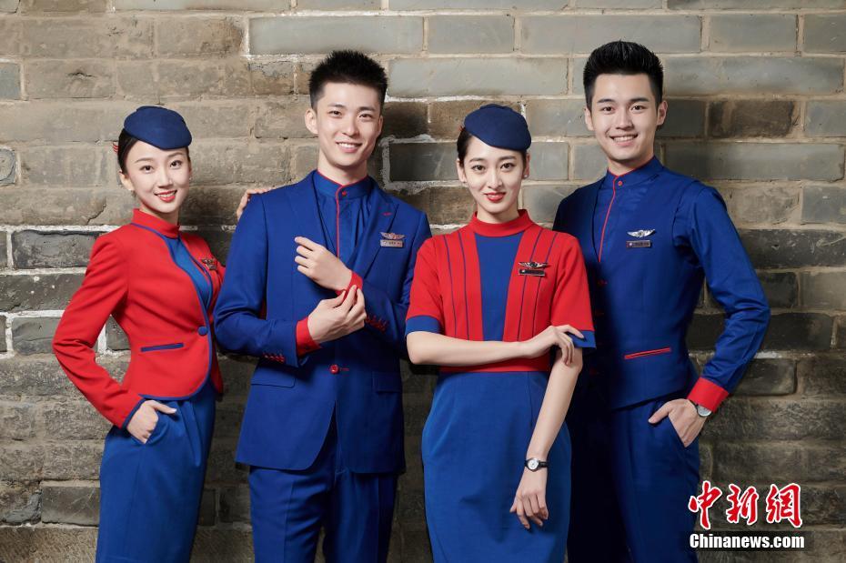 河北航空の新デザインの制服はコレ！