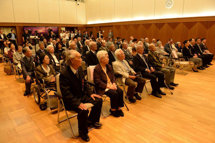 中國大使館が日本籍の元解放軍兵士に「中華人民共和國成立70周年祝賀」記念章を授與