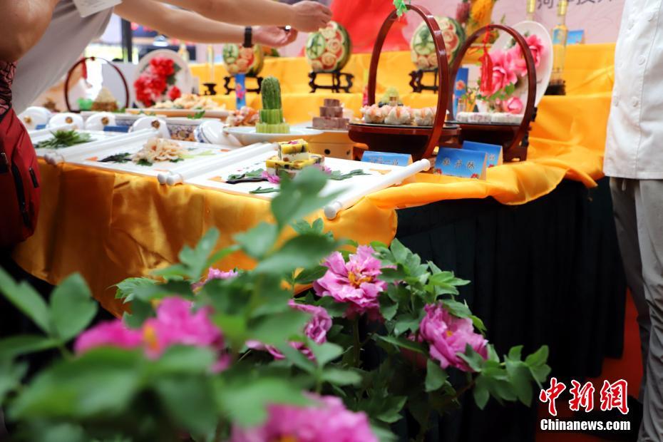 中國の料理人たちが天津で「牡丹の宴」を披露