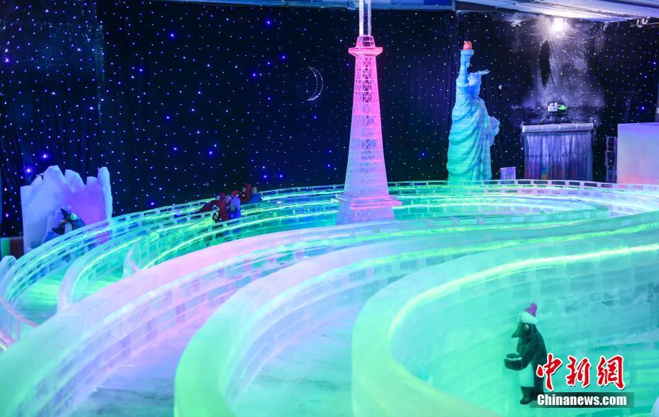 済南野生動(dòng)物世界に動(dòng)物をテーマにしたウィンター館がオープン　山東省