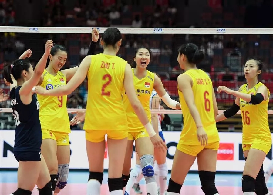 9月28日、中國チームの選手が試合中に得點を決めて喜ぶ様子（撮影?賀燦鈴）。