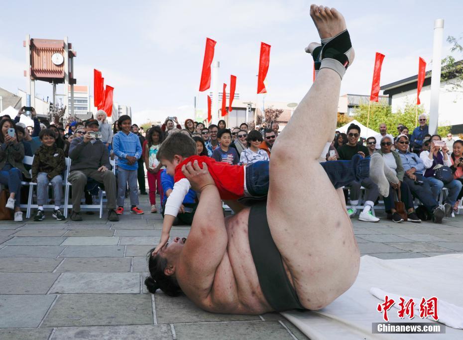 日本相撲チャンピオン展が米サンフランシスコで開催