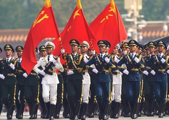 新中國成立70周年祝賀大會(huì)?閲兵式が開催