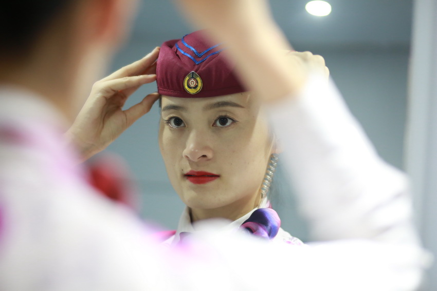 連休中も毎日乗務(wù)！若き高速鉄道列車長の奮闘　四川省