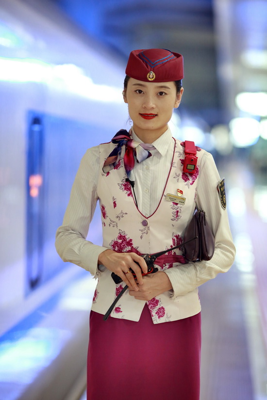 連休中も毎日乗務(wù)！若き高速鉄道列車(chē)長(zhǎng)の奮闘　四川省