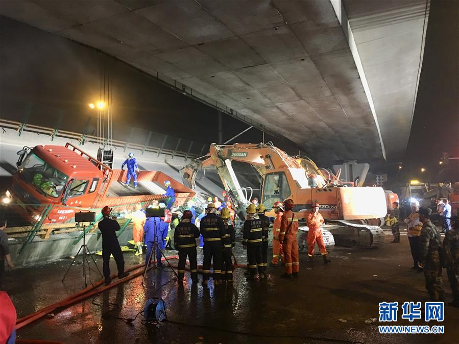 無錫の高架橋崩落事故で3人死亡、2人負傷 原因は車両の過積載か？