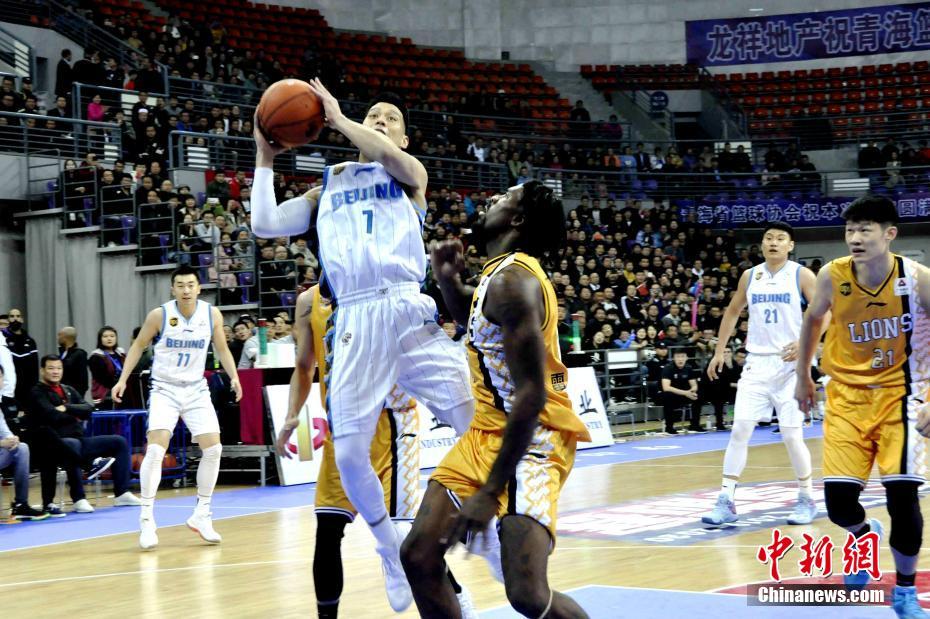CBA初登場となった対浙江広廈戦で40得點を決めた北京首鋼の林書豪選手（撮影?史廷義）。 