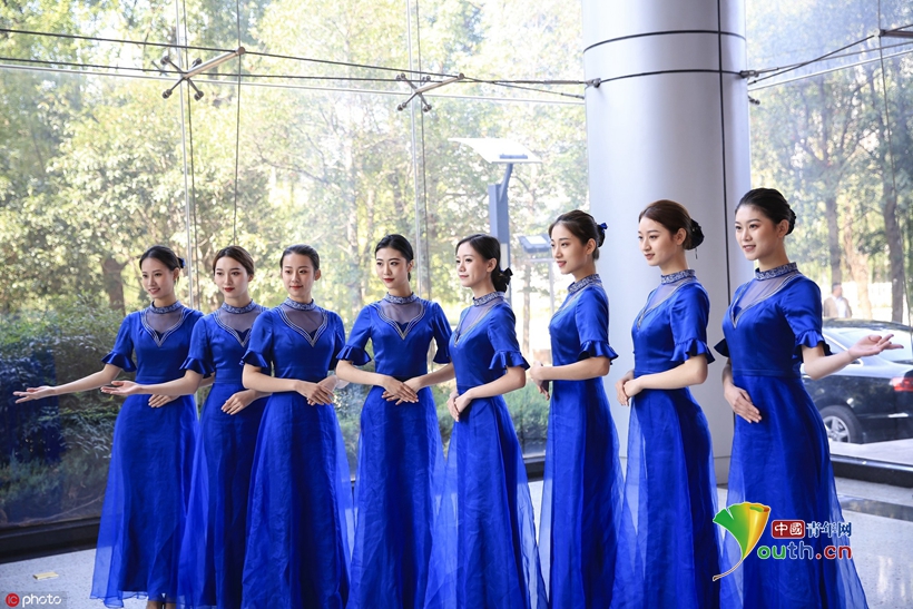 「染付模様」から「烏鎮(zhèn)ブルー」まで　歴代世界インターネット大會のコスチュームをチェック！