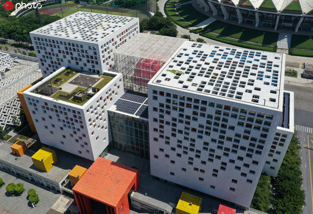 思わずスキャンしたくなる？QRコードそっくりな立方體ビル　広東省仏山