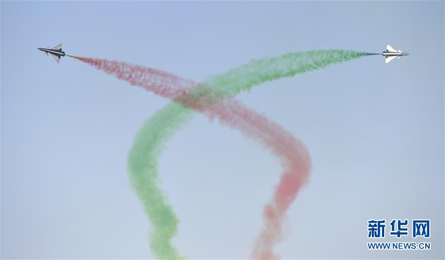 殲20、運(yùn)20が長(zhǎng)春の空に舞い　人民空軍創(chuàng)設(shè)70周年を祝賀