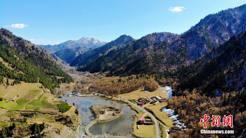 秋の美しい景色広がる青?；ブ鄙絿疑值刭|(zhì)公園
