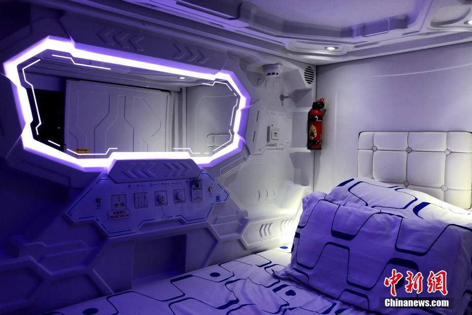 銀川空港に宇宙船そっくりの「カプセル」ホテル登場 寧夏