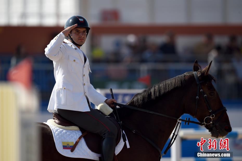 武漢ミリタリーワールドゲームズ馬術(shù)障害 男女の別なく同じ試合で競(jìng)う