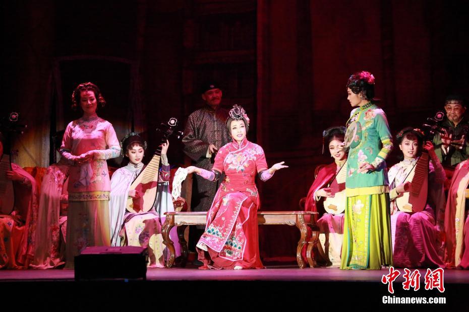 女優(yōu)?劉暁慶主演の新劇「風華絶代」がシドニー公演