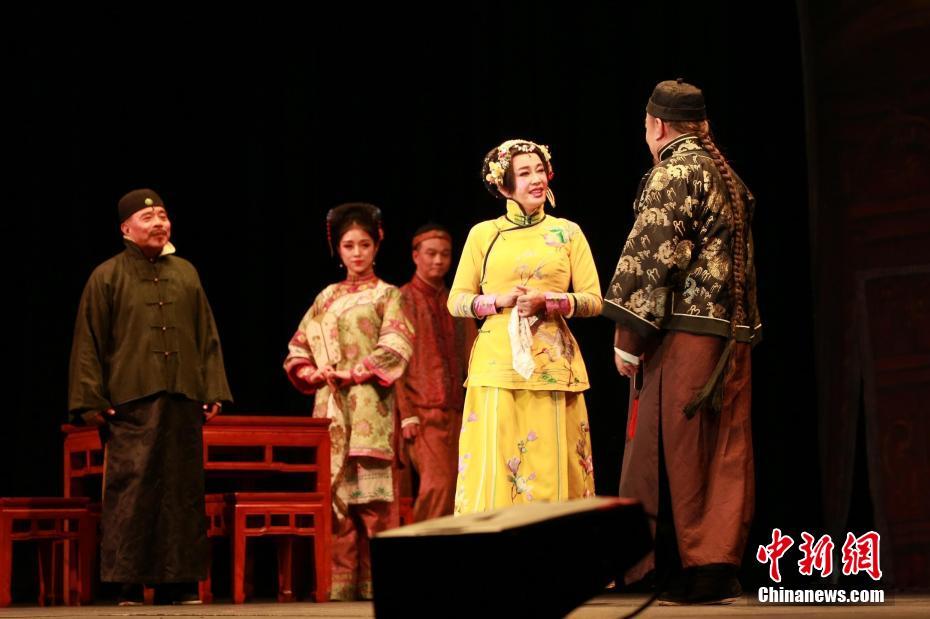 女優(yōu)?劉暁慶主演の新劇「風華絶代」がシドニー公演