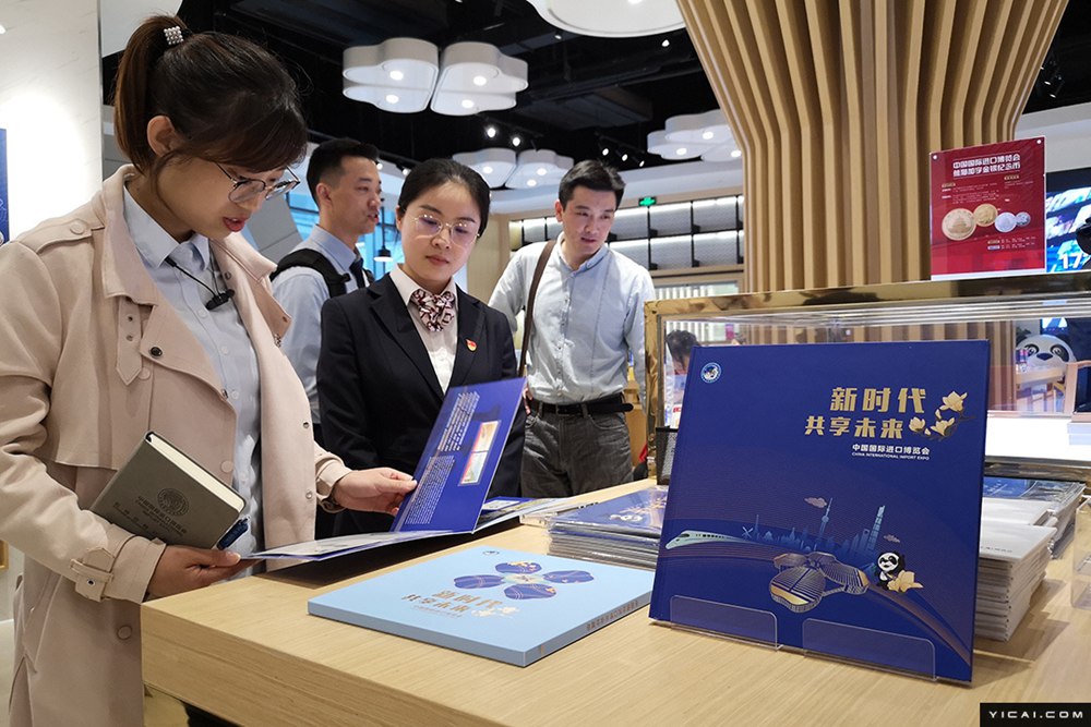 輸入博初の文化クリエイティブ館！　一連の人気グッズを販売