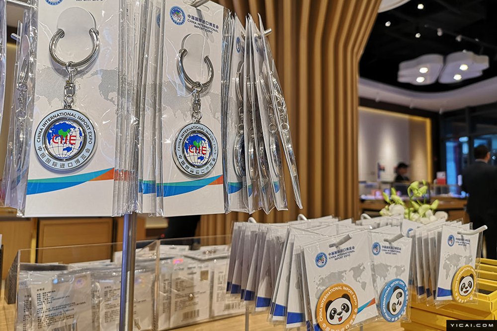 輸入博初の文化クリエイティブ館！　一連の人気グッズを販売