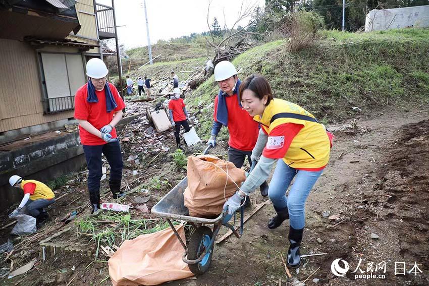 中國の建設(shè)銀行東京支店が日本千葉県の臺風(fēng)被災(zāi)地で支援活動