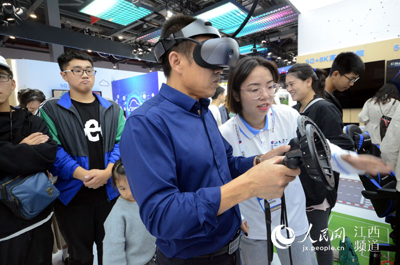 VR/AR展覧會(huì)、ハイテクが身近な存在に