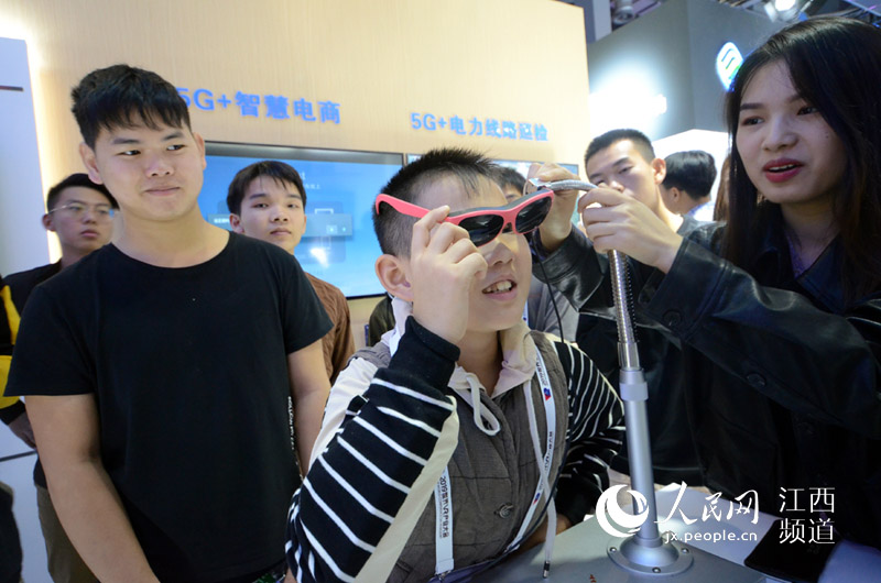 VR/AR展覧會(huì)、ハイテクが身近な存在に