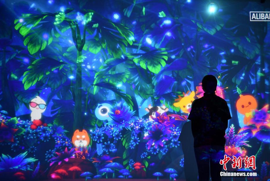 「インターネットの光」博覧會でAIが來場者を魅了　浙江省