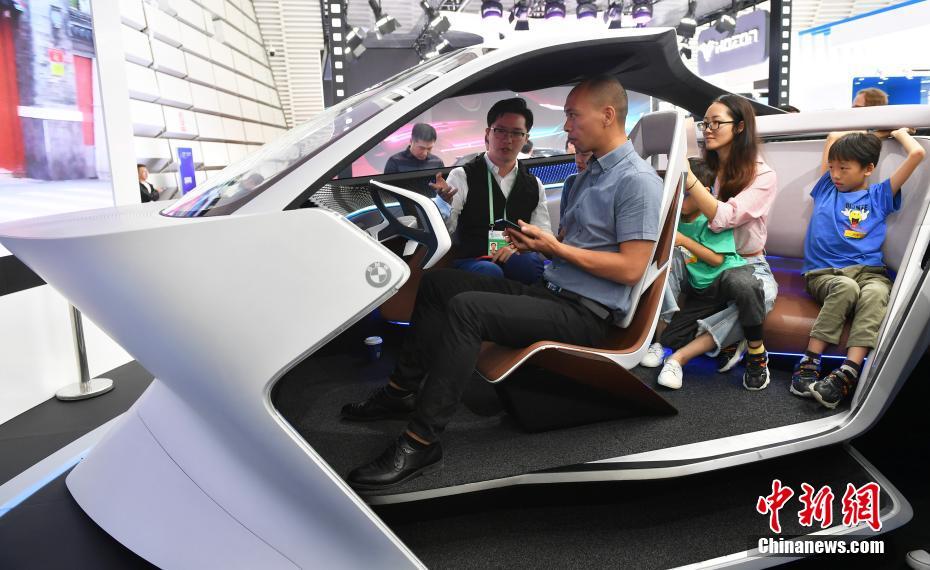 「インターネットの光」博覧會でAIが來場者を魅了　浙江省