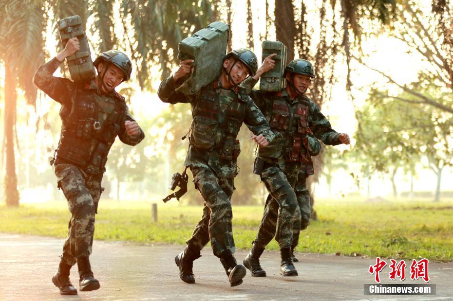 不慣れな地域での「魔の訓(xùn)練週間」でテロ対応の特殊戦闘兵を養(yǎng)成