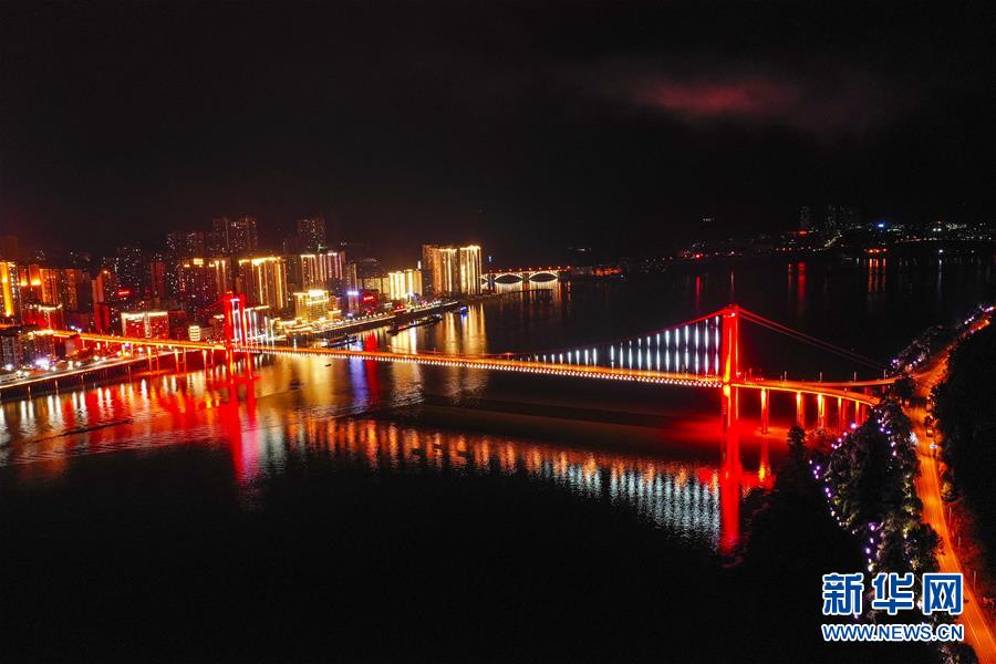 三峽ダムの水位が170メートルまで上がり長(zhǎng)江沿いの美しい夜景も復(fù)活