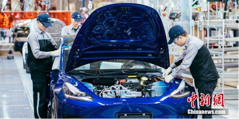 テスラが上海工場(chǎng)で試作車の生産開(kāi)始　工場(chǎng)內(nèi)の寫(xiě)真も初公開(kāi)