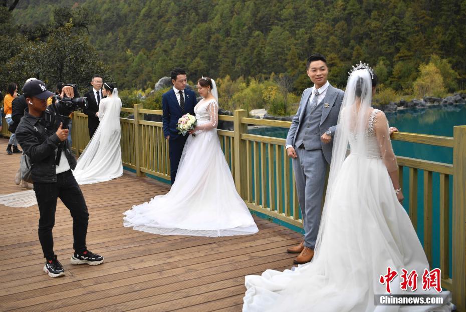 ウエディングフォトに人気！雲(yún)南省麗江の藍(lán)月谷