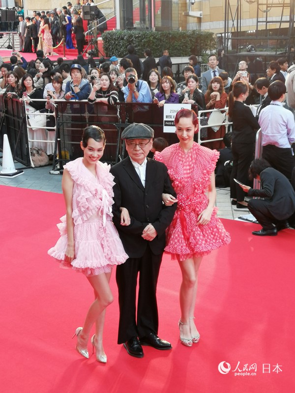 第32回東京國(guó)際映畫祭が開(kāi)幕 中日の映畫人がレッドカーペットに登場(chǎng)