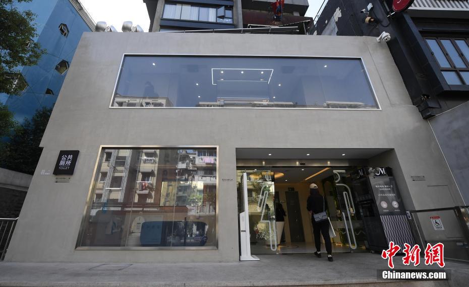 スマートセンサー満載の「5G公衆(zhòng)トイレ」が人気　浙江省杭州市